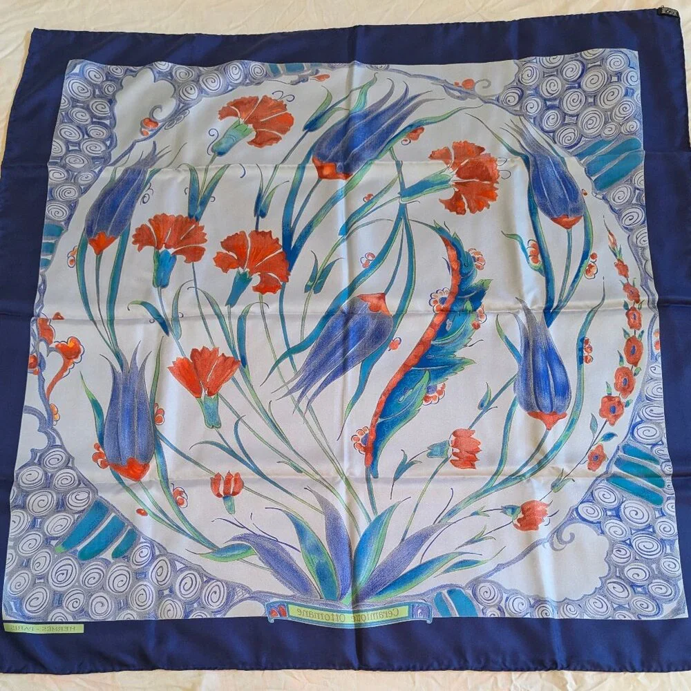 HERMES Ottomane Ceramique Blue Red 90 cm Silk Square Scarf w/ Box RARE - Picture 3 of 16